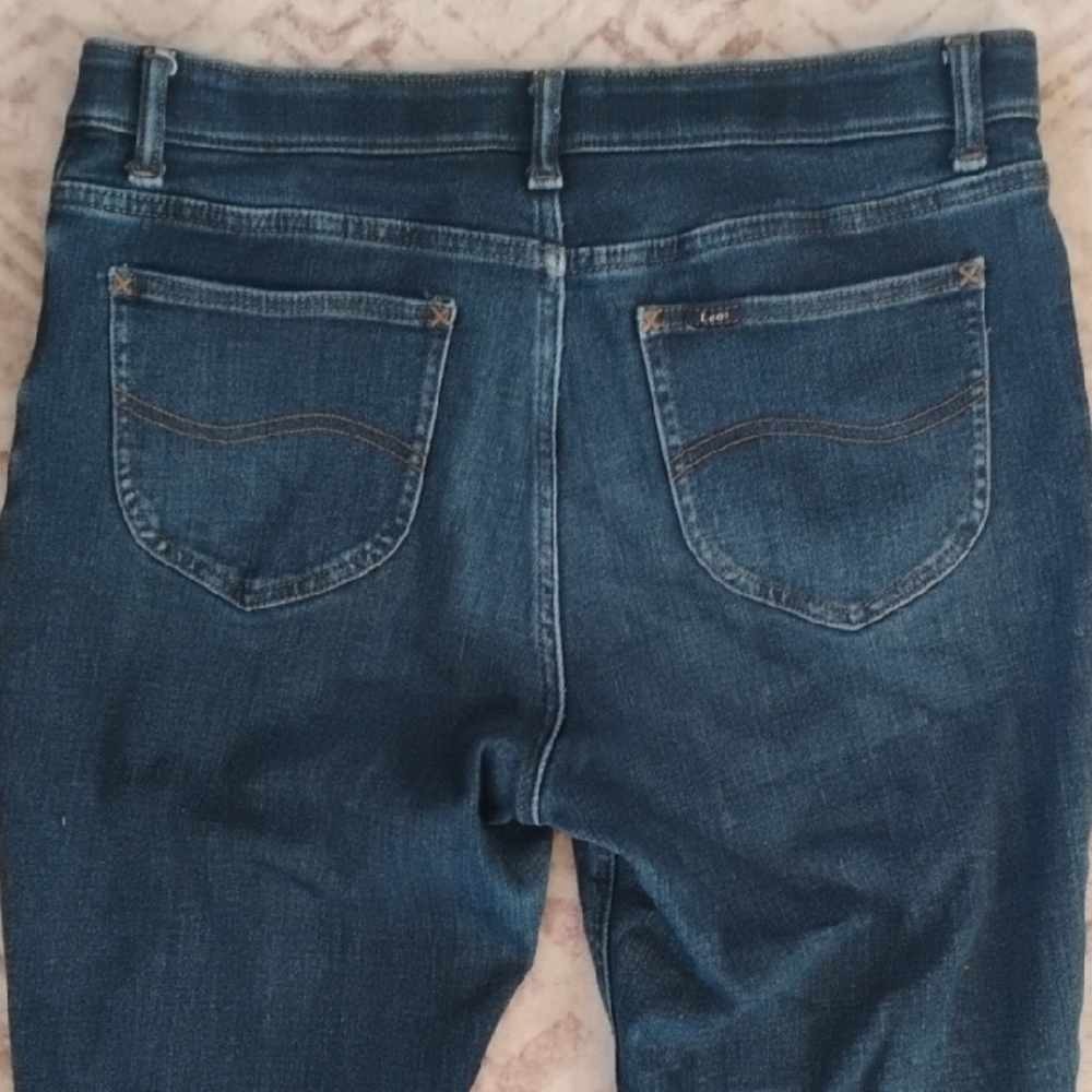 Lee Womens Size 12 Straight Leg Slim Fit Mid Rise Jeans Deep Blue Soft Waistband